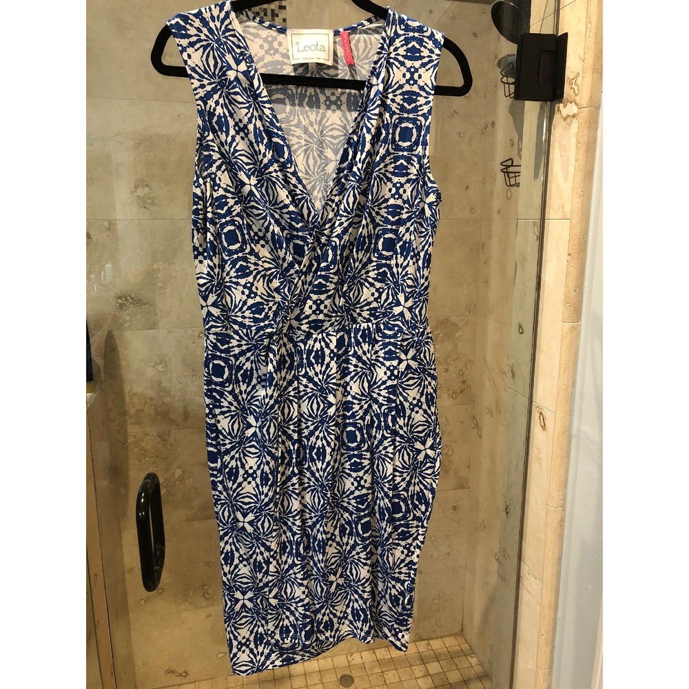 NEW Leota Compass Rose Moc Wrap Sleeveless Sheath Dress SZ L Blue White Summer